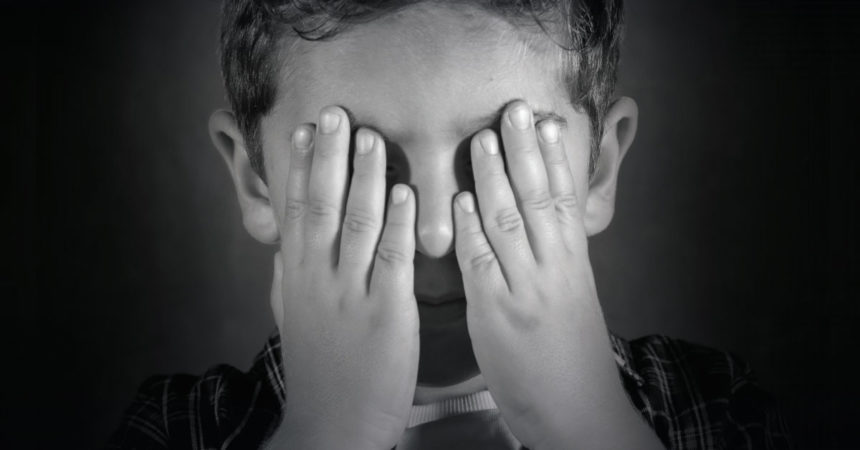 Atenção ao comportamento das crianças: Pode ser Abuso. Disque 100 e denuncie