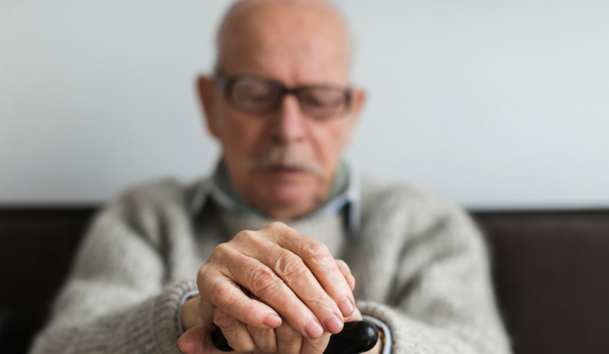 Sintomas motores são os mais comuns e conhecidos da doença de Parkinson