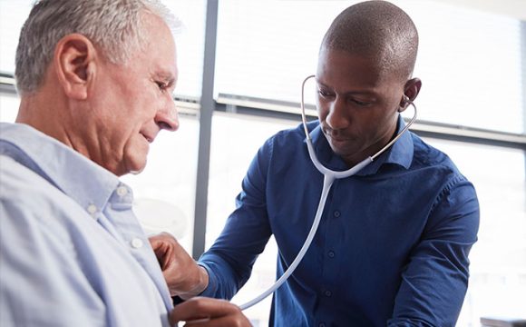 Homens precisam cuidar da saúde e investir em exames regulares e preventivos