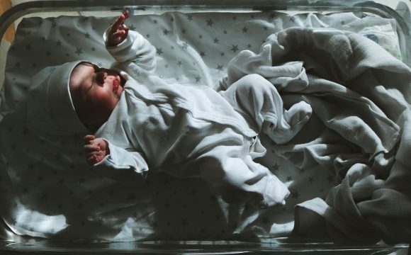 O cuidado com a audição começa ao nascer. Fique atendo e evite a surdez