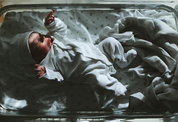 O cuidado com a audição começa ao nascer. Fique atendo e evite a surdez